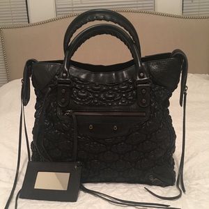 ⭐️Auth Balenciaga Matelasse City Velo Black